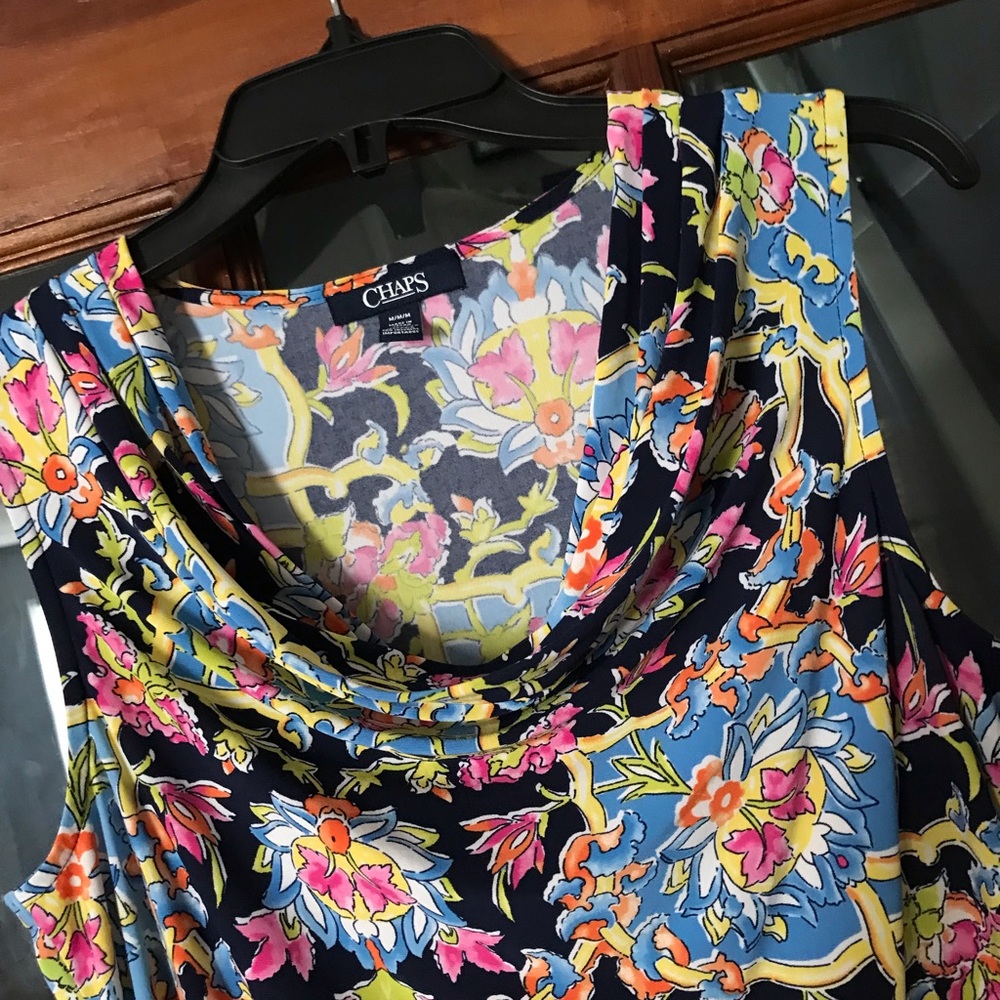 Chaps sleeveless top very good condition size medium like new